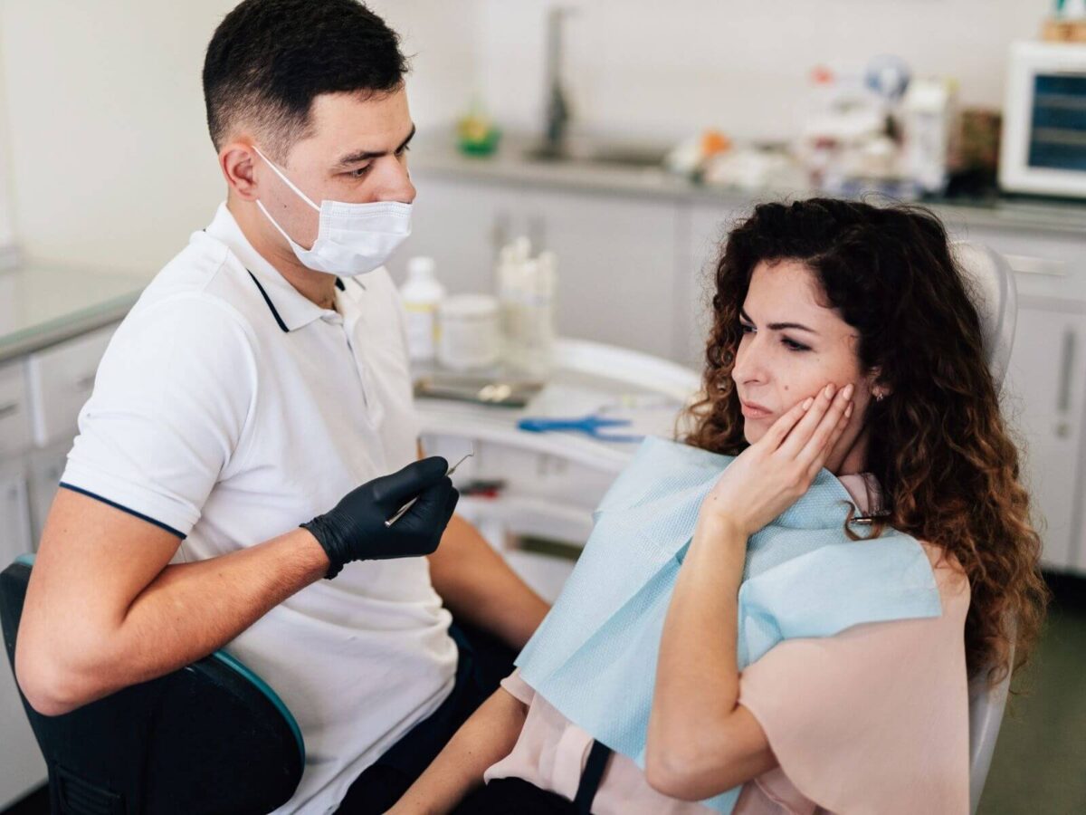 How To Handle Dental Emergencies While Traveling